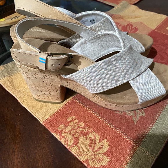 Sandals - Picture 2 of 7